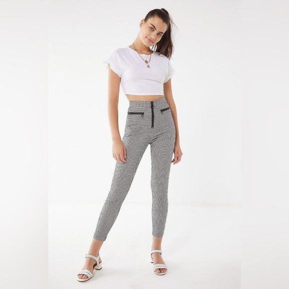 Urban Outfitters Susie High-Waisted Gingham Pants - Picture 3 of 7